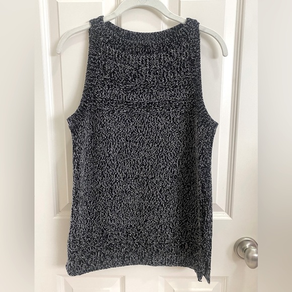 LOFT sleeveless sweater in black/white marled pattern. Side slits at hip. Sz-M - Picture 1 of 6